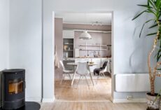 Łóżko chowane w szafie w bloku: projekt, mechanizm, montaż, bezpieczeństwo i realne koszty