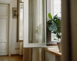 Parapety wewnętrzne w mieszkaniu: materiały, pomiar, montaż, wykończenie i realne koszty